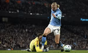 HIGHLIGHTS: Erling Haaland vô duyên, Man City đánh rơi chiến thắng trước Nottingham