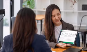 Nhiều tư vấn viên giàu kinh nghiệm ở các ngành như bất động sản, ngân hàng… đang chủ động mở rộng phát triển sự nghiệp ở lĩnh vực bảo hiểm.