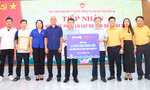 Vinamilk, Gạo A An cùng báo Tiền Phong hỗ trợ người dân vùng lũ Nghệ An
