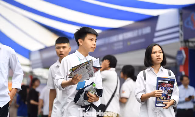 Dự báo điểm chuẩn trường tốp đầu tăng nhẹ 