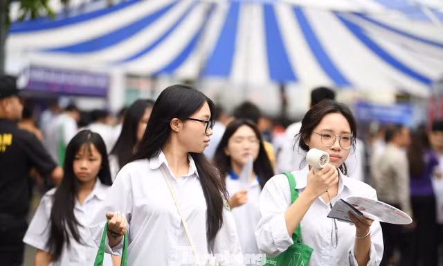 Công bố phổ điểm 5 tổ hợp truyền thống xét tuyển đại học