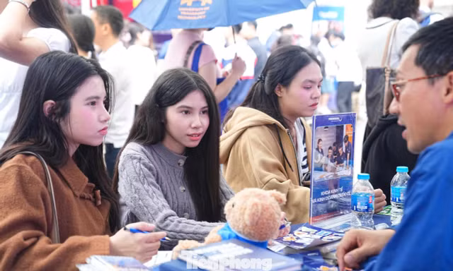 Tiếp tục 'siết' phương thức xét tuyển bằng học bạ