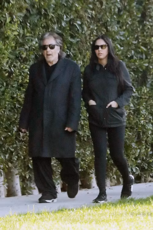Tài tử Al Pacino và bạn gái kém 53 tuổi.