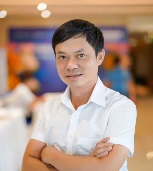 Tác giả Trần Công Hùng, nay là Tổng TKTS Báo điện tử Tiền Phong