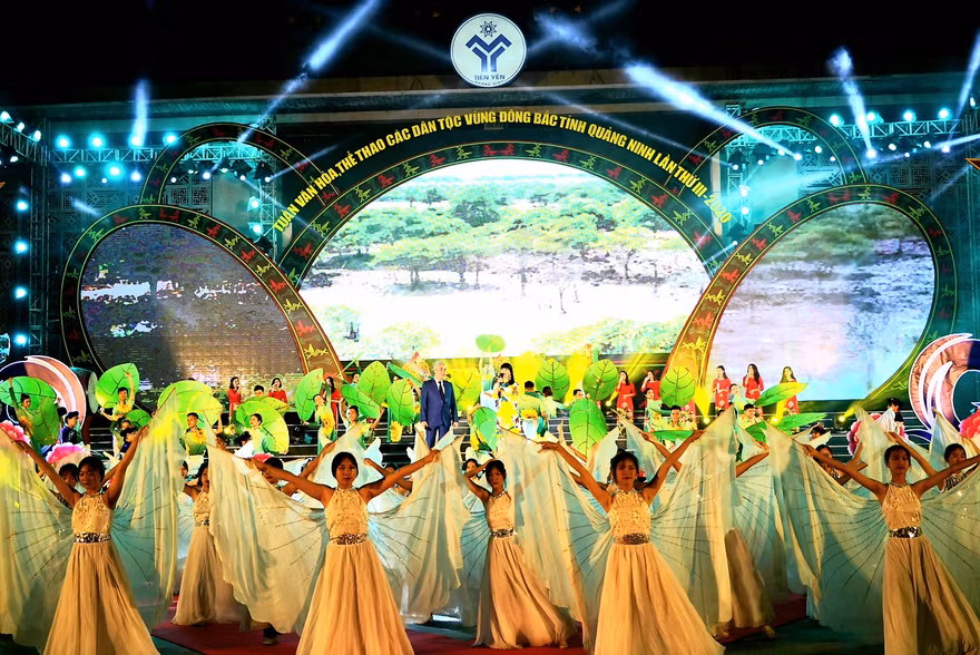 Rực rỡ sắc màu các dân tộc vùng Đông Bắc tỉnh Quảng Ninh