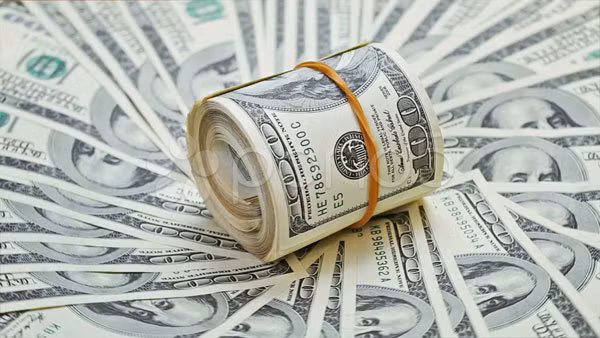 Ngân hàng Nhà nước nâng giá bán USD. Ảnh minh họa.