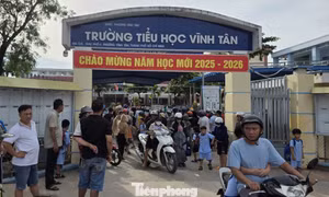 Vụ phụ huynh rơi nước mắt nhìn phòng học của con: Chủ tịch TPHCM ra 'Tối hậu thư' 