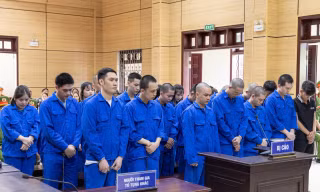 Phạt tù 25 đối tượng lừa đảo qua mạng liên quan tội phạm nước ngoài