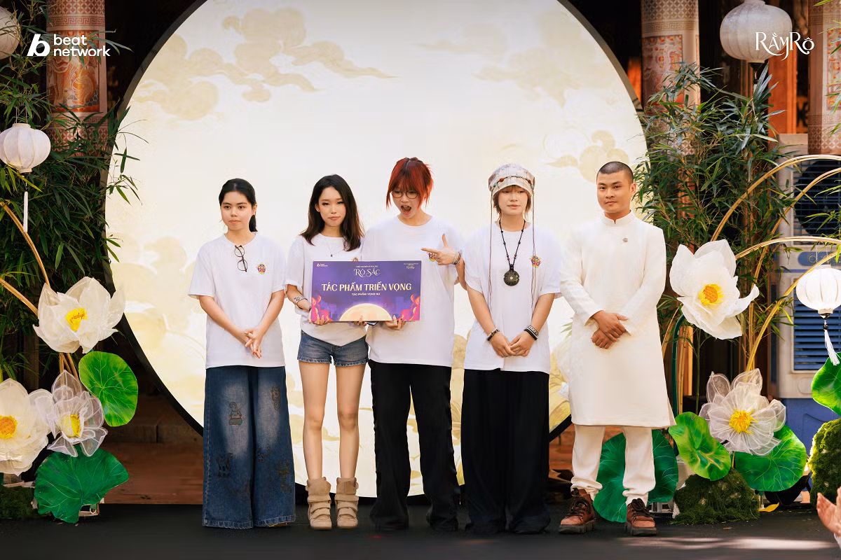 trao-giai-tac-pham-trien-vong.png