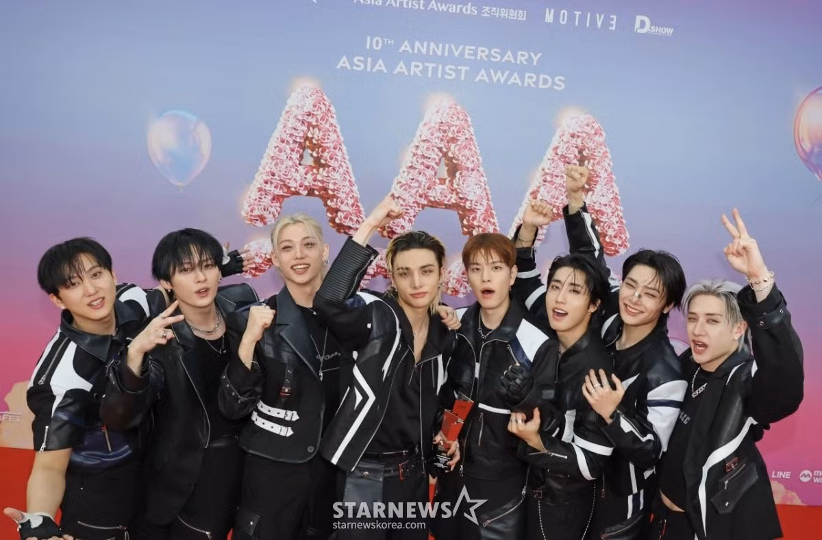 stray-kids-1.jpg