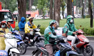 400.000 xe máy xăng sang xe điện ở TPHCM: Hạ tầng sạc được giải quyết ra sao?