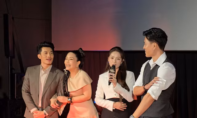 Liên Bỉnh Phát "cầu cứu" Kiều Oanh trong buổi họp báo phim "Bẫy Tiền"