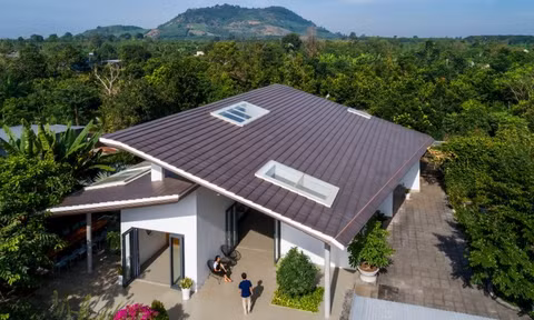 Ngôi nhà vùng quê dành không gian lớn để ba thế hệ sum họp