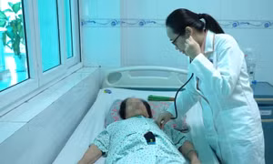 Zona thần kinh tấn công 'vùng kín' nữ bệnh nhân