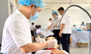 Báo động bệnh sâu răng học đường và rụng răng sớm ở người cao tuổi