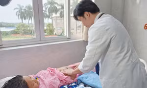 Chủ quan với những cơn đau đầu trong thai kỳ, sản phụ co giật, hôn mê