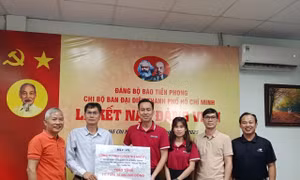 Công ty TNHH Logistics MLC ITL trao 70 triệu đồng “Chung tay vì đồng bào miền Trung, Tây Nguyên”