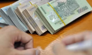 Doanh nghiệp có phương án trả lương, thưởng trước Tết ít nhất 20 ngày?