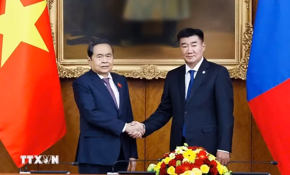 chu-tich-quoc-hoi-tran-thanh-man-hoi-dam-voi-chu-tich-quoc-hoi-mong-co-sandag-byambatsogt-28.jpg