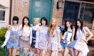 OURBIRTHDAY lọt 'Top 10 doanh số album ra mắt của các nhóm nhạc nữ'