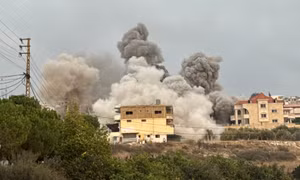 Israel bất ngờ không kích miền nam Li-băng, tuyên bố nhắm vào Hezbollah