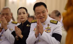 Khó khăn bủa vây Thủ tướng Thái Lan Anutin Charnvirakul
