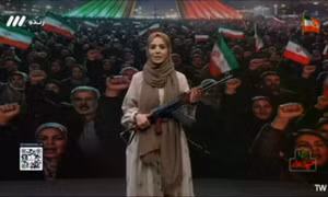 Người Iran xuống đường, tuyên bố sẵn sàng hi sinh giữa nguy cơ chiến tranh tái bùng phát