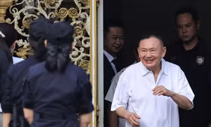 Cựu Thủ tướng Thái Lan Thaksin Shinawatra được trả tự do