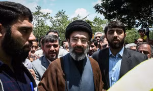 Con trai cố lãnh tụ tối cao Iran sống sót sau một vụ ám sát