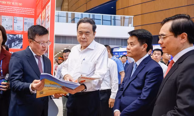 Chủ tịch Quốc hội Trần Thanh Mẫn động viên đội ngũ những người làm báo