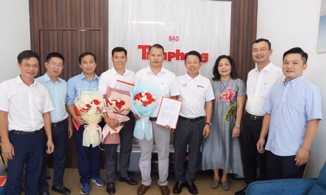 Ban Biên tập Báo Tiền Phong làm việc với Văn phòng đại diện Đông Bắc Bộ