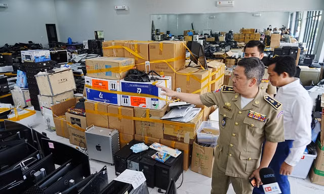 Campuchia soạn luật đầu tiên về chống lừa đảo trực tuyến
