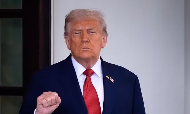Tổng thống Mỹ Trump bất ngờ thông báo tăng thuế lên tới 100% với nhiều mặt hàng