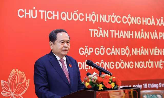 Chủ tịch Quốc hội Trần Thanh Mẫn gặp cộng đồng người Việt tại Malaysia