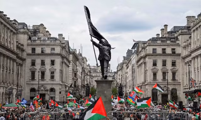 London bùng nổ biểu tình kép, Thủ tướng Starmer gánh thêm áp lực