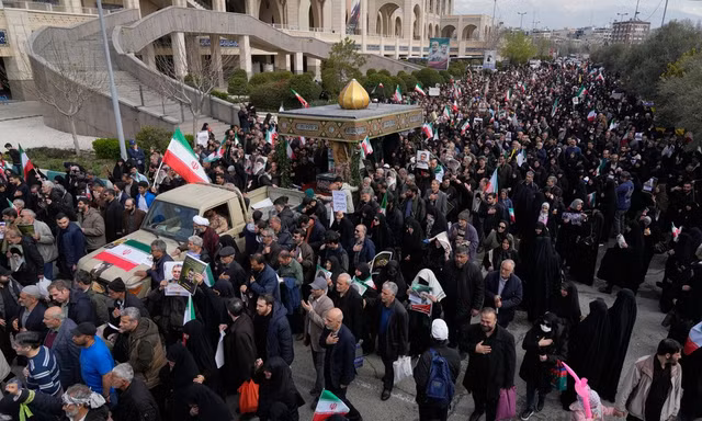 Nắm ‘át chủ bài’, Iran cứng rắn trước tối hậu thư của Mỹ