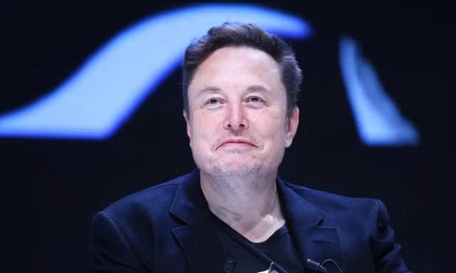 Tỷ phú Elon Musk ưu tiên xây dựng thành phố Mặt trăng, lùi mục tiêu với sao Hoả