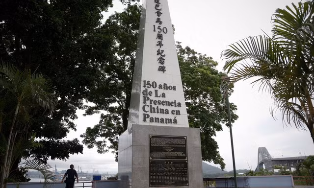 Trung Quốc nổi giận khi tượng đài người Hoa ở Panama bị phá dỡ