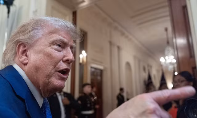 Tổng thống Trump tuyên bố giáng đòn mạnh vào Iran