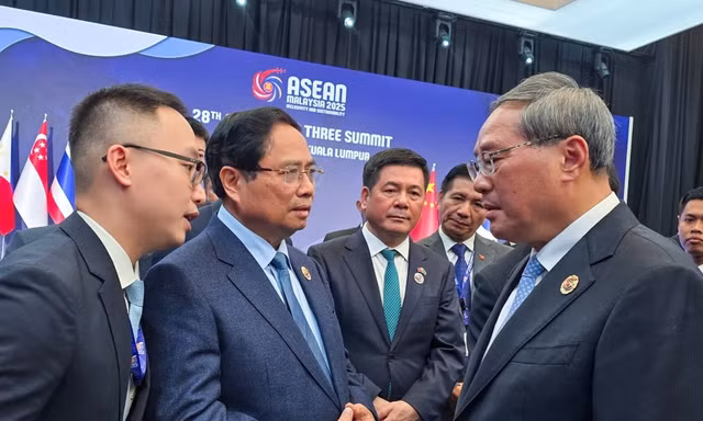 Thủ tướng Việt Nam - Trung Quốc trao đổi nhiều công việc quan trọng