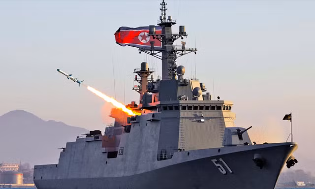 Chủ tịch Kim Jong Un tuyên bố tàu khu trục mới của Triều Tiên có thể tung đòn trả đũa huỷ diệt