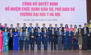 Thứ trưởng Nguyễn Tri Thức được bổ nhiệm PGS Trường Đại học Y Hà Nội