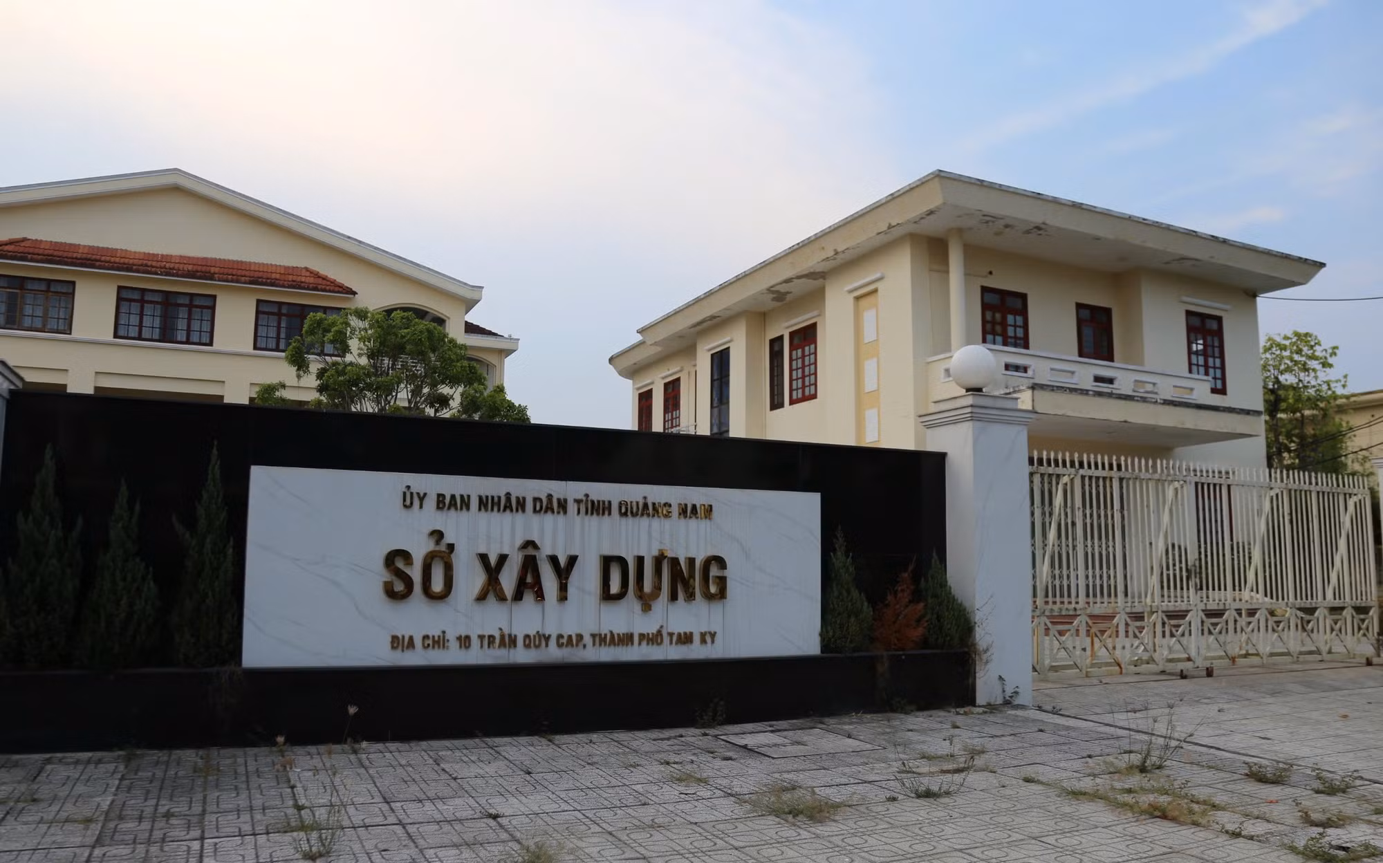 1-a-tru-so-so-xay-dung-tinh-quang-nam-cu-sau-sap-nhap-duoc-ban-giao-cho-truong-thcs-nguyen-du-anh-hoai-van.jpg