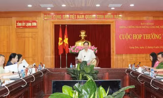 Bí thư Tỉnh ủy Lạng Sơn Hoàng Văn Nghiệm phát biểu chỉ đạo. 