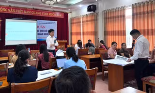 Thảo luận tại lớp tập huấn giảm nghèo ở Cao Bằng. Ảnh: CB