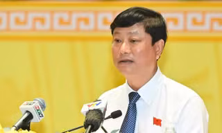 TPHCM hỗ trợ tiền cải tạo chung cư, trợ cấp cho cán bộ đi lại sau sáp nhập