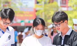 Phổ điểm tiếng Anh đẹp: Vì sao lại thấy bất ổn và đáng lo?