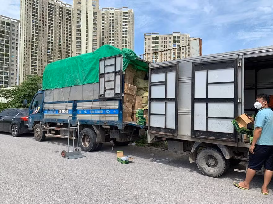 Xe tải cở 1.000 bộ van máy thở bị phát hiện.