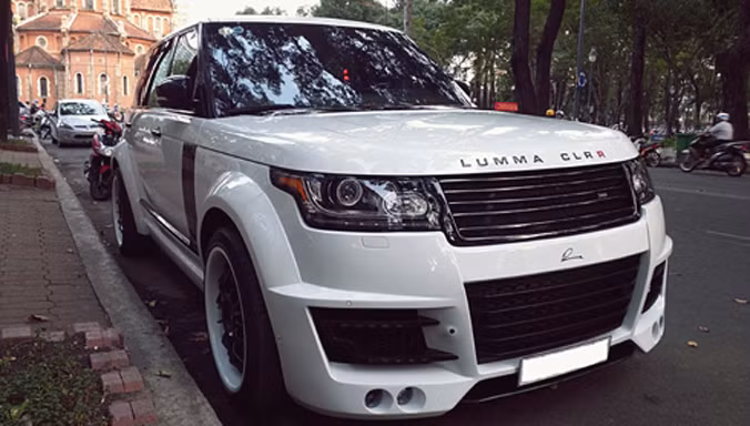 Tròn mắt với xế độ Range Rover ở Sài Gòn