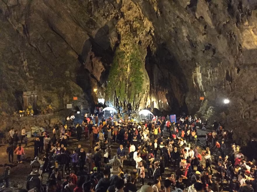 Bộ trưởng VHTTDL đề nghị chấn chỉnh một loạt vấn đề quản lý và tổ chức lễ hội